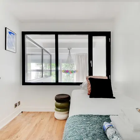 Amazing Loft 2br - Eiffel Tower Paryż